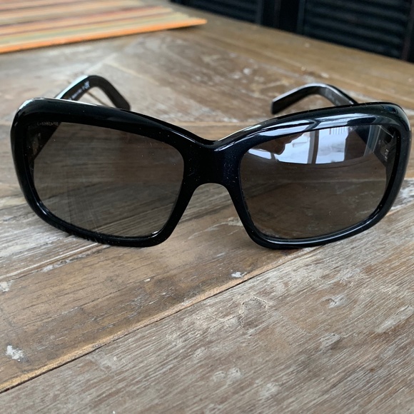 Prada Sunglasses - Picture 5 of 7